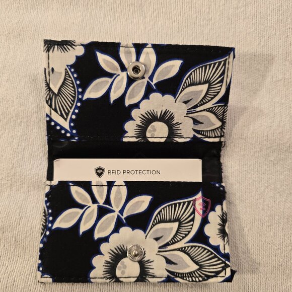 Vera Bradley NEW Card Case Snow Lotus Black White Floral Retired Pattern RFID Se - Picture 4 of 12
